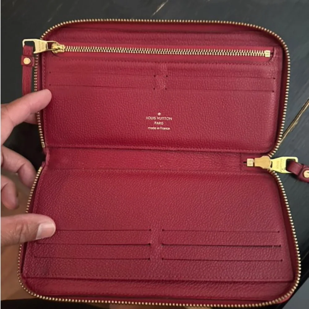 Louis Vuitton empriente Cherry Red Monogram Wallet - Picture 2 of 6